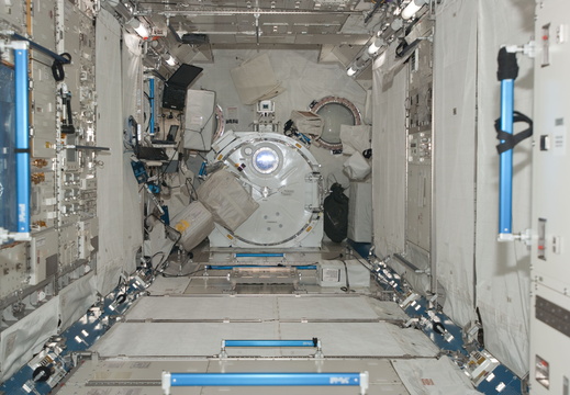 STS124-E-07017