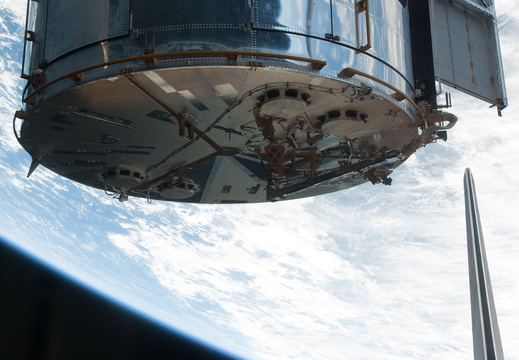 STS125-E-06674