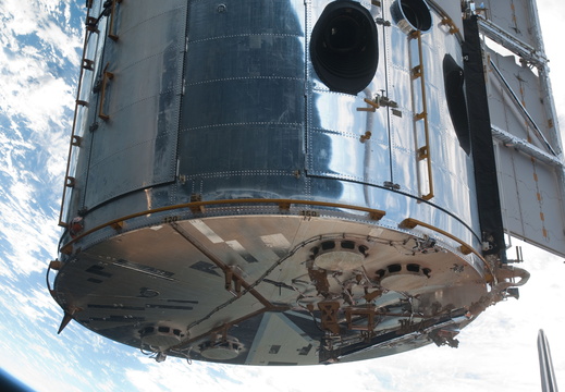 STS125-E-06675