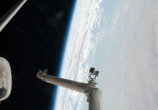 STS125-E-06888