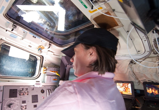 STS125-E-07008