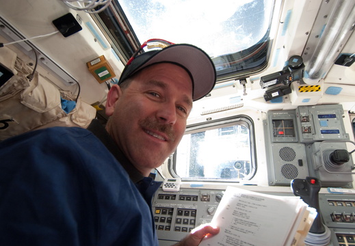 STS125-E-07017