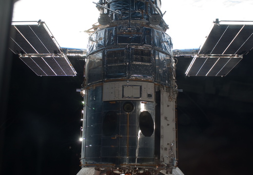 STS125-E-08423
