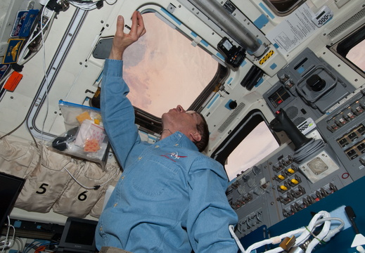 STS125-E-09820