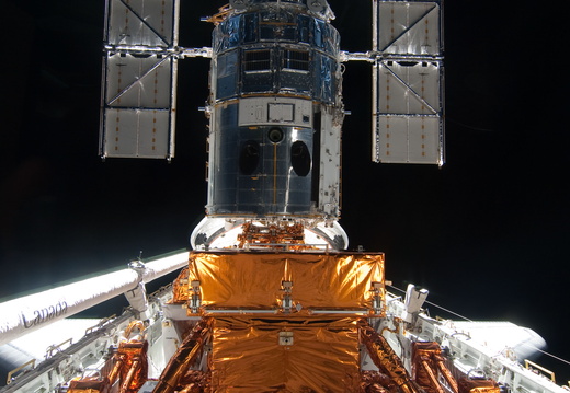 STS125-E-11418