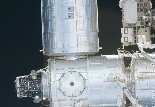 STS126-E-07011