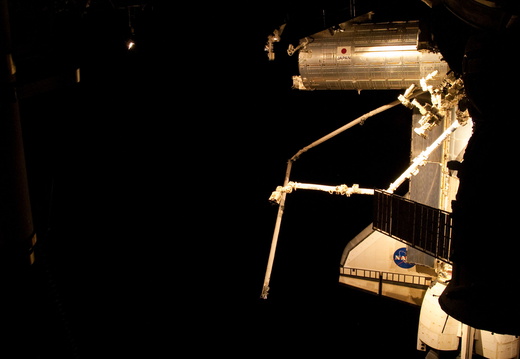 STS126-E-25017