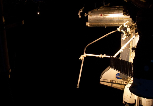 STS126-E-25021