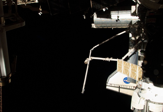 STS126-E-25033