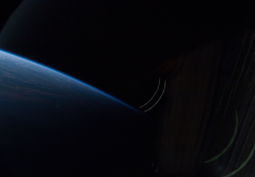 STS126-E-25705