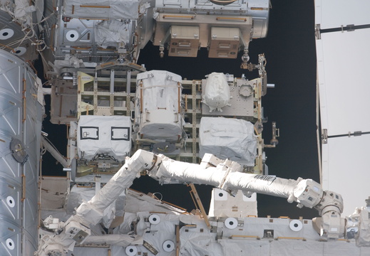 STS126-E-07065