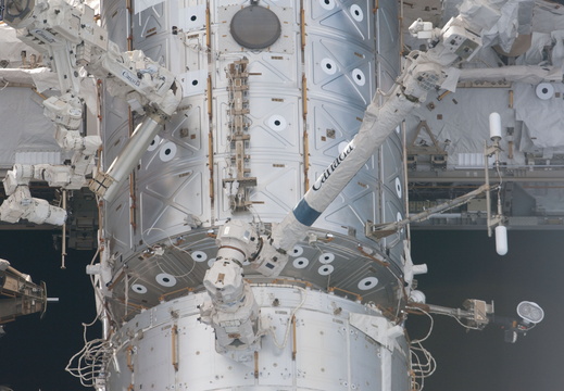 STS126-E-07066
