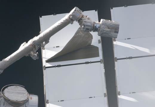 STS126-E-07084