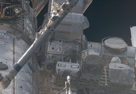 STS126-E-07095