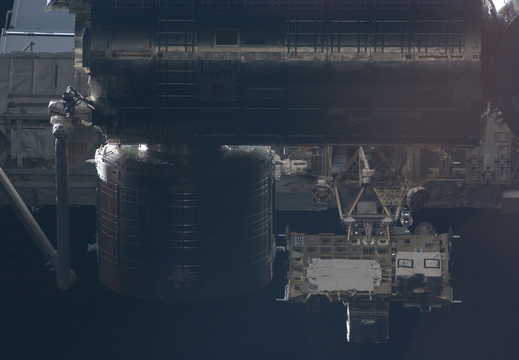 STS126-E-07381