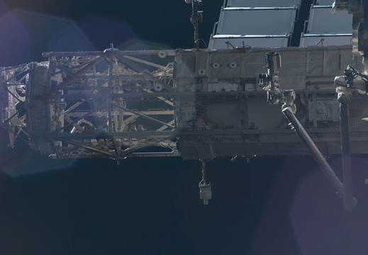 STS126-E-07386