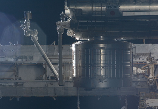 STS126-E-07429