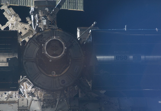 STS126-E-07433