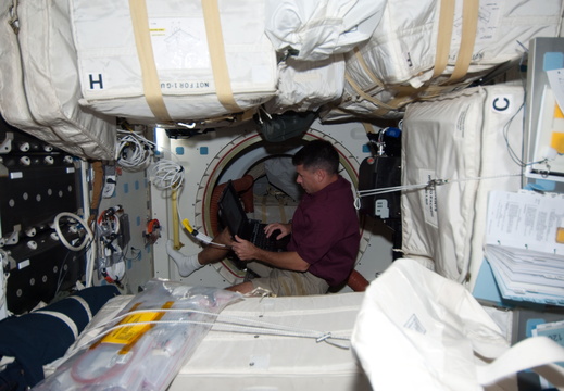 STS126-E-07642