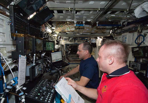 STS126-E-07819
