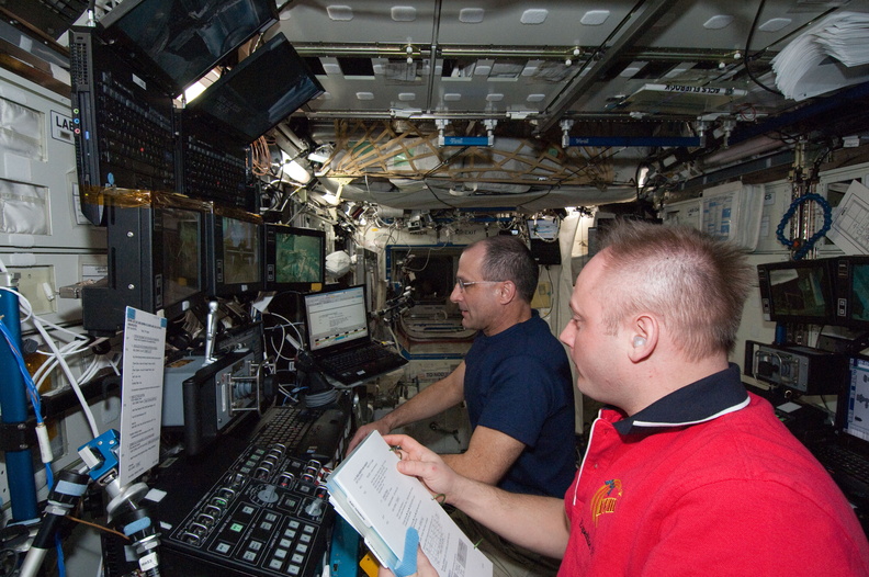 STS126-E-07819.jpg