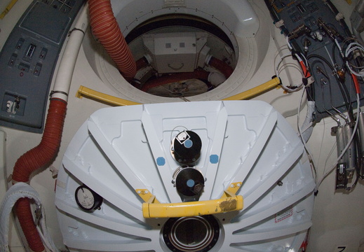 STS126-E-08128