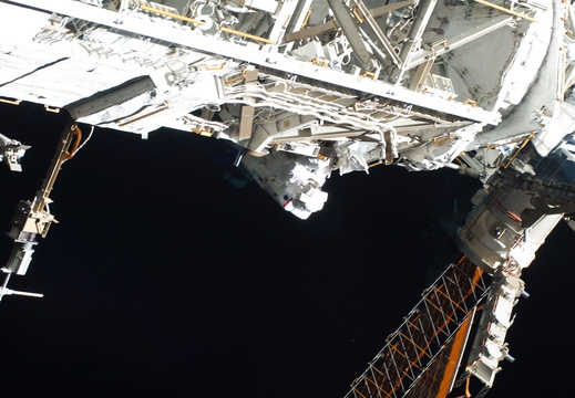 STS126-E-08219