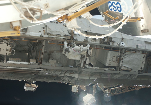 STS126-E-08263