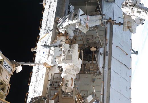STS126-E-08323