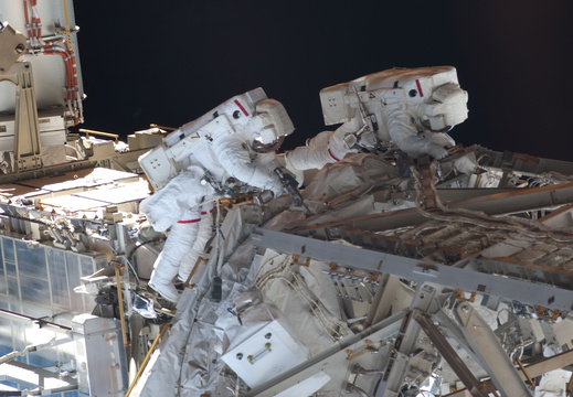 STS126-E-08348