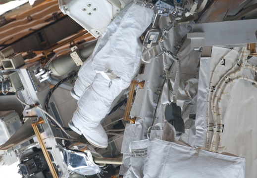 STS126-E-08736