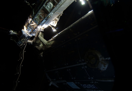 STS126-E-08898