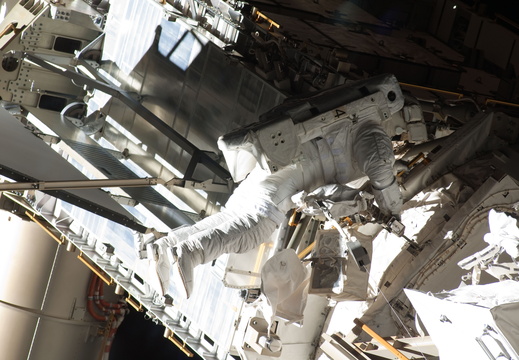 STS126-E-08936