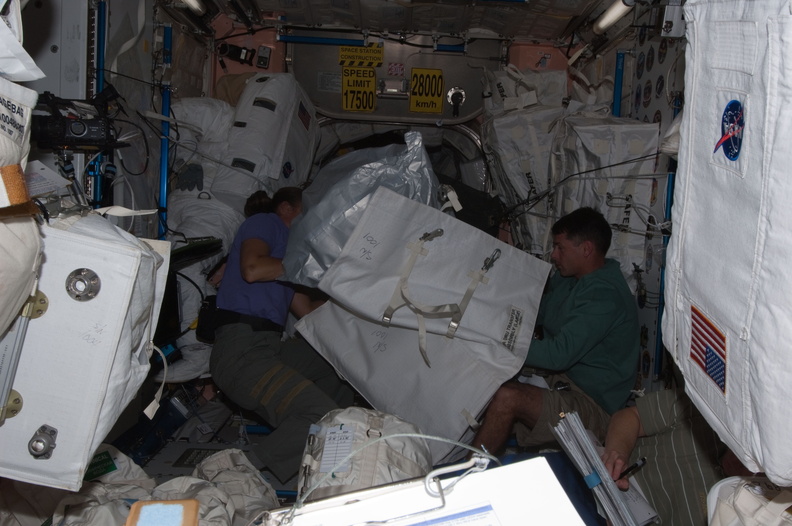 STS126-E-09191.jpg