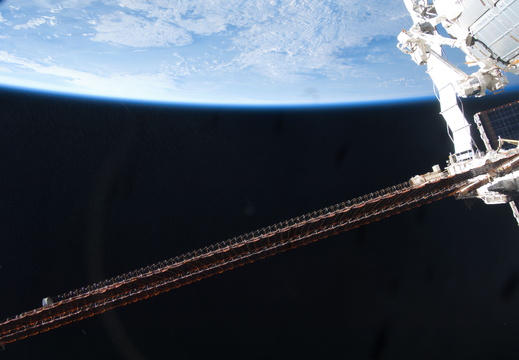 STS126-E-09236