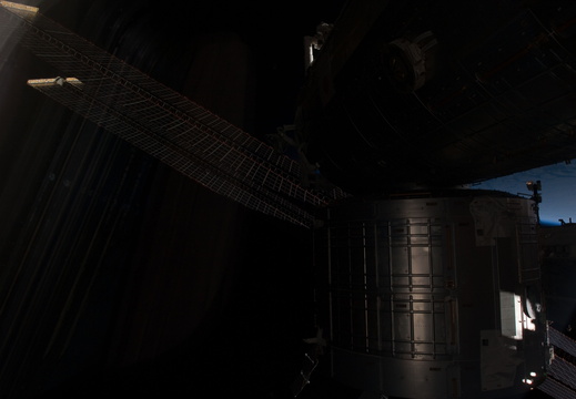 STS126-E-09515