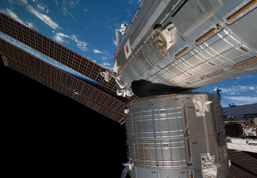 STS126-E-09590