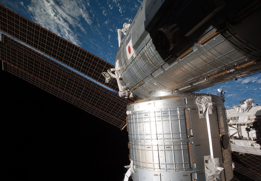 STS126-E-09641