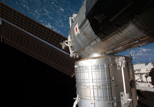 STS126-E-09643