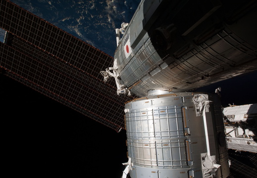 STS126-E-09652