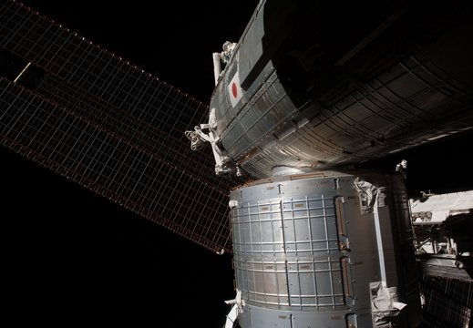 STS126-E-09663