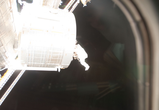 STS126-E-09723