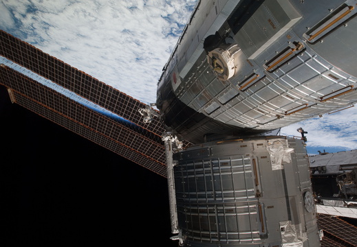 STS126-E-09823