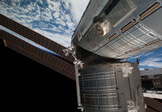 STS126-E-09828