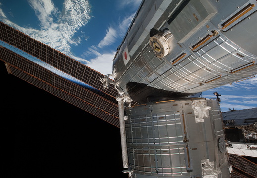 STS126-E-09839