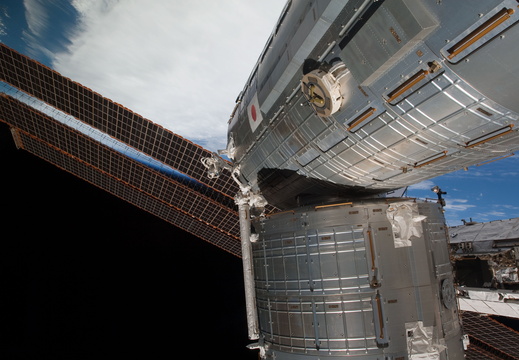 STS126-E-09842