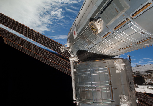 STS126-E-09845