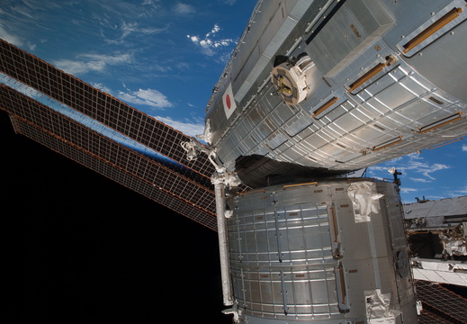 STS126-E-09848