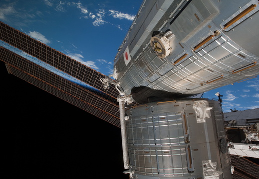 STS126-E-09850