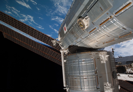 STS126-E-09856